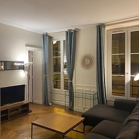 Spacious Apartment Next To Place Vendome Paris Exterior photo