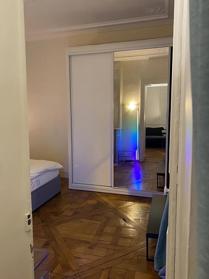 Spacious Apartment Next To Place Vendome Paris Exterior photo