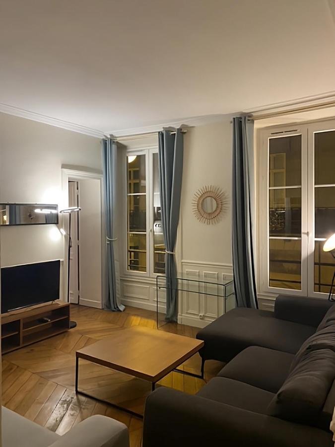 Spacious Apartment Next To Place Vendome Paris Exterior photo